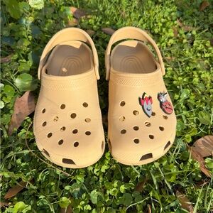 CROCS Kids Sandals in Light Beige with Charms